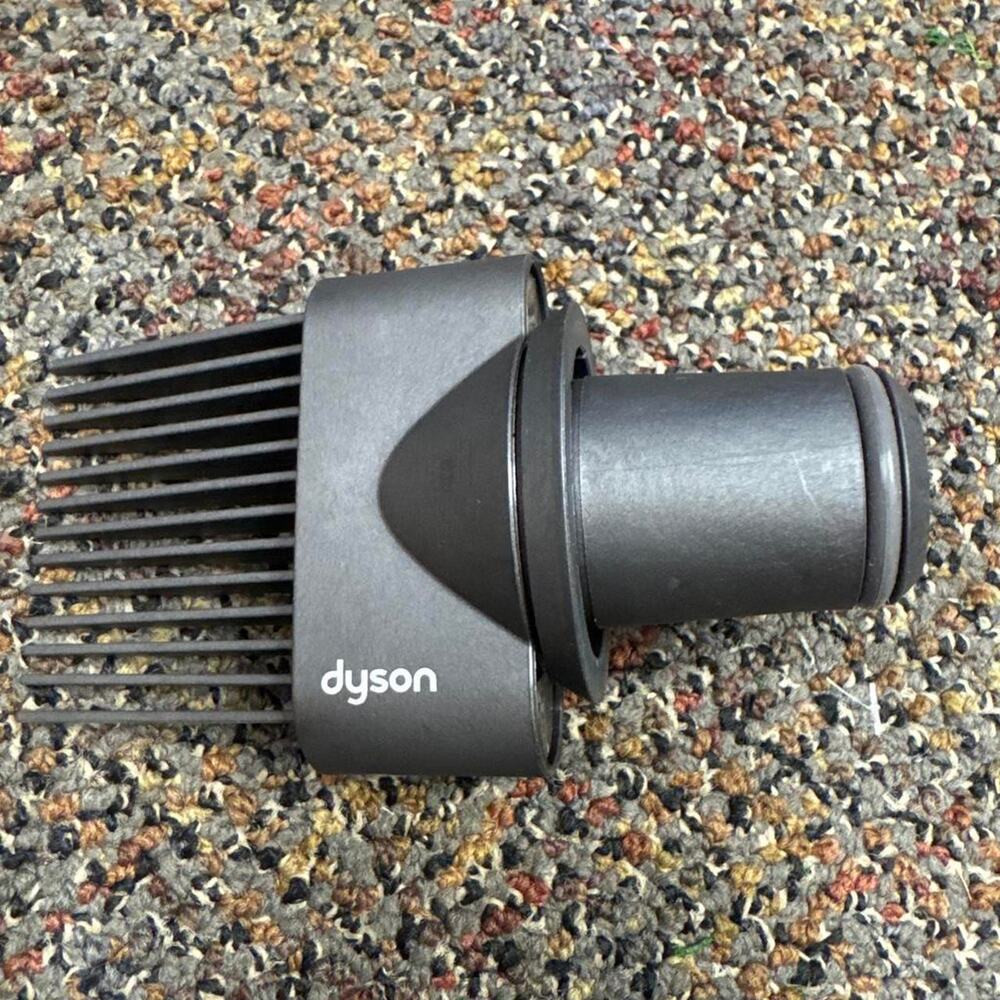 Genuine dyson supersonic hair dryer - Picture 6 of 6